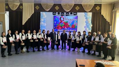 Құрметті аналар мен арулар, әріптестер ! Көктемнің көркемдігін сезіндіріп, кереметін ұғындырған 8 наурыз - жылдың ең аяулы, жарқын және тамаша күні!